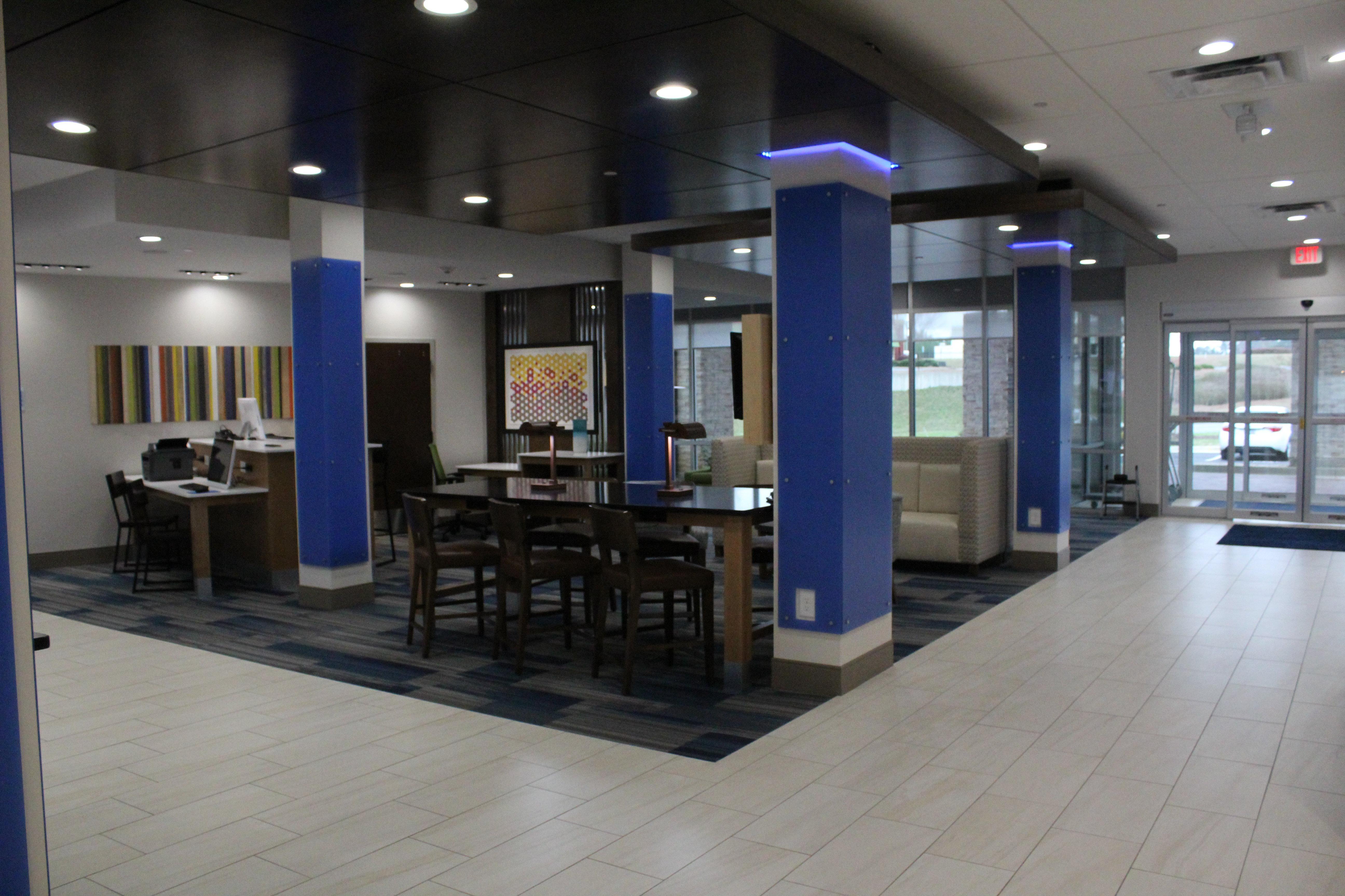 Holiday Inn Express & Suites - Milledgeville, An Ihg Hotel Buitenkant foto
