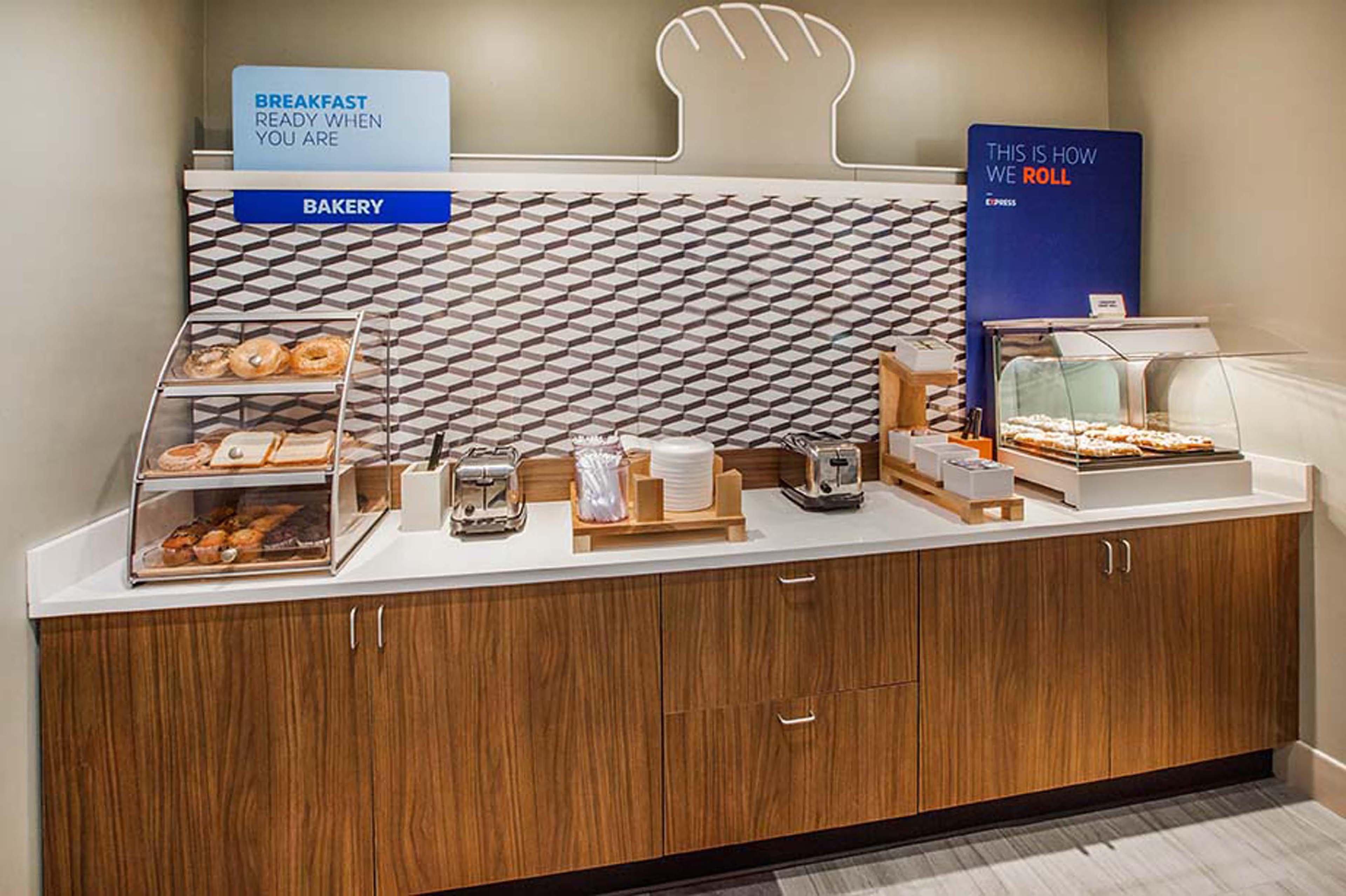 Holiday Inn Express & Suites - Milledgeville, An Ihg Hotel Buitenkant foto